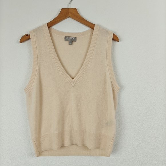 J. CREW Cashmere Nwot 100% Cashmere V-neck Sweater Vest In Buttercream Cream M - Picture 3 of 14
